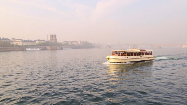 Bateaux parisiens : votre escapade flottante sur la seine